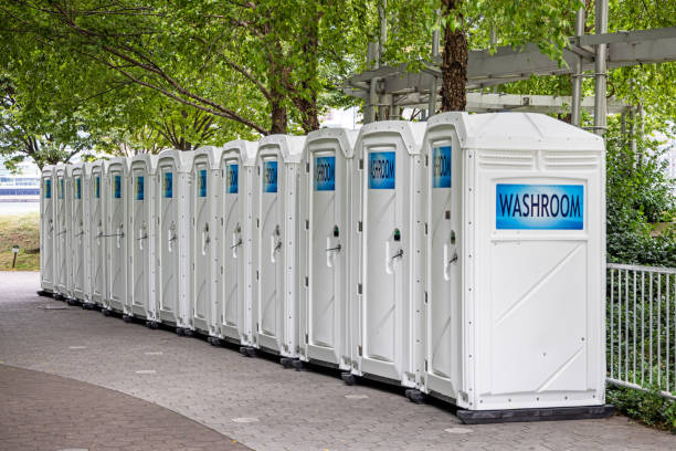 Portable Toilet Options We Offer in Lake Dunlap, TX